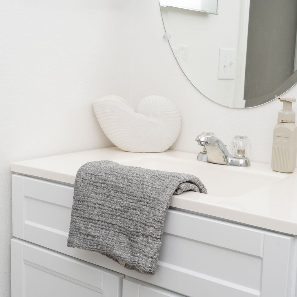 Cotton muslin Everything Towel – view 2