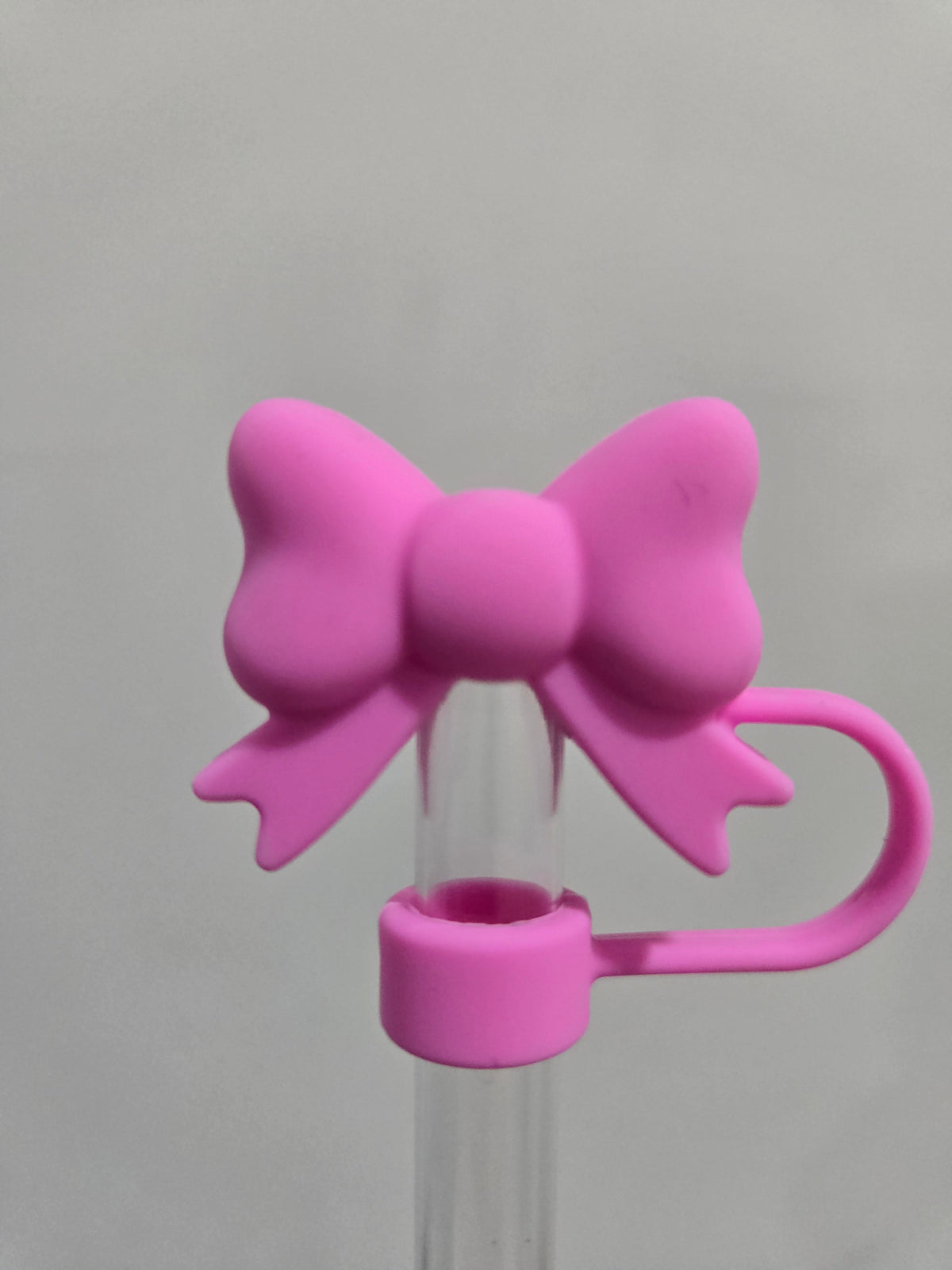 Peony bow 10mm straw topper by THE SALTY CHIC