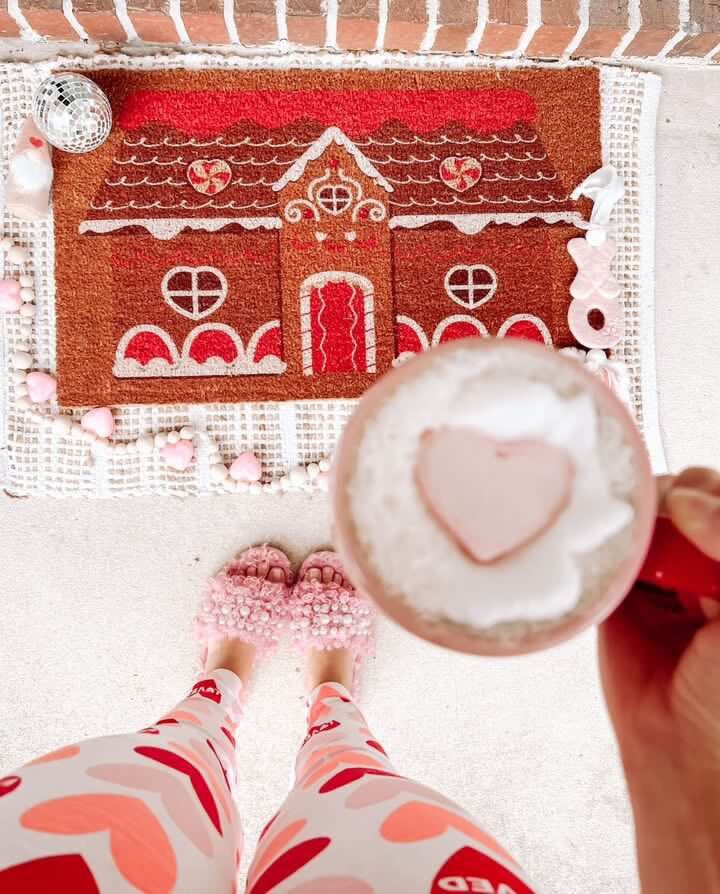 Romantic Gingerbread HouseTorqelo.com