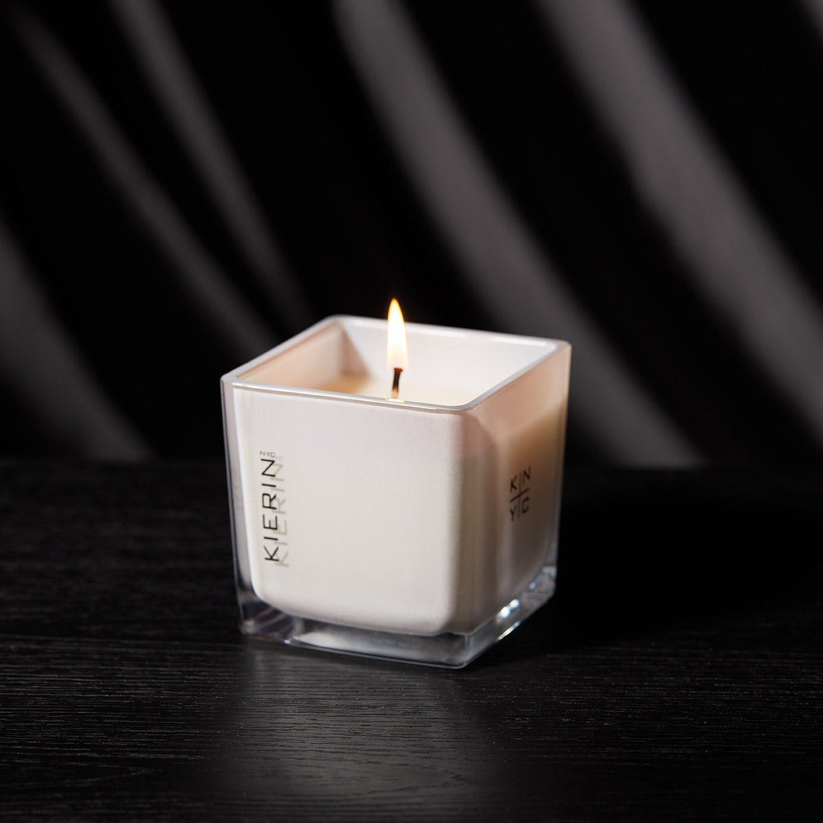 SANTAL SKY Perfumed CandleHome FragranceTorqelo.com