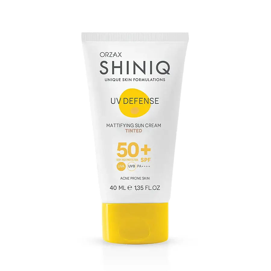 Shiniq Tinted Sunscreen SPF50+ for Blemish-Prone Skin 40 ml by Beauty Care Bag