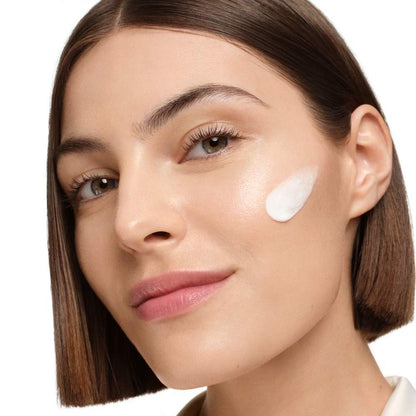 Shiseido Clarifying Cleansing Foam for Radiant Skin 125ml by Beauty Care Bag