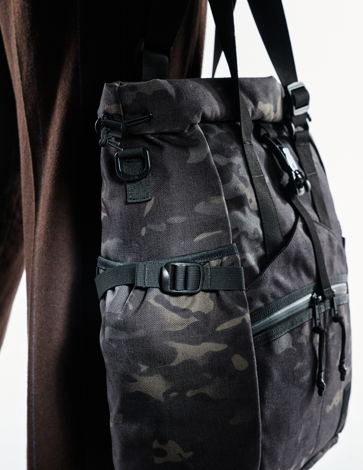 Conceal Tote by The Brown Buffalo