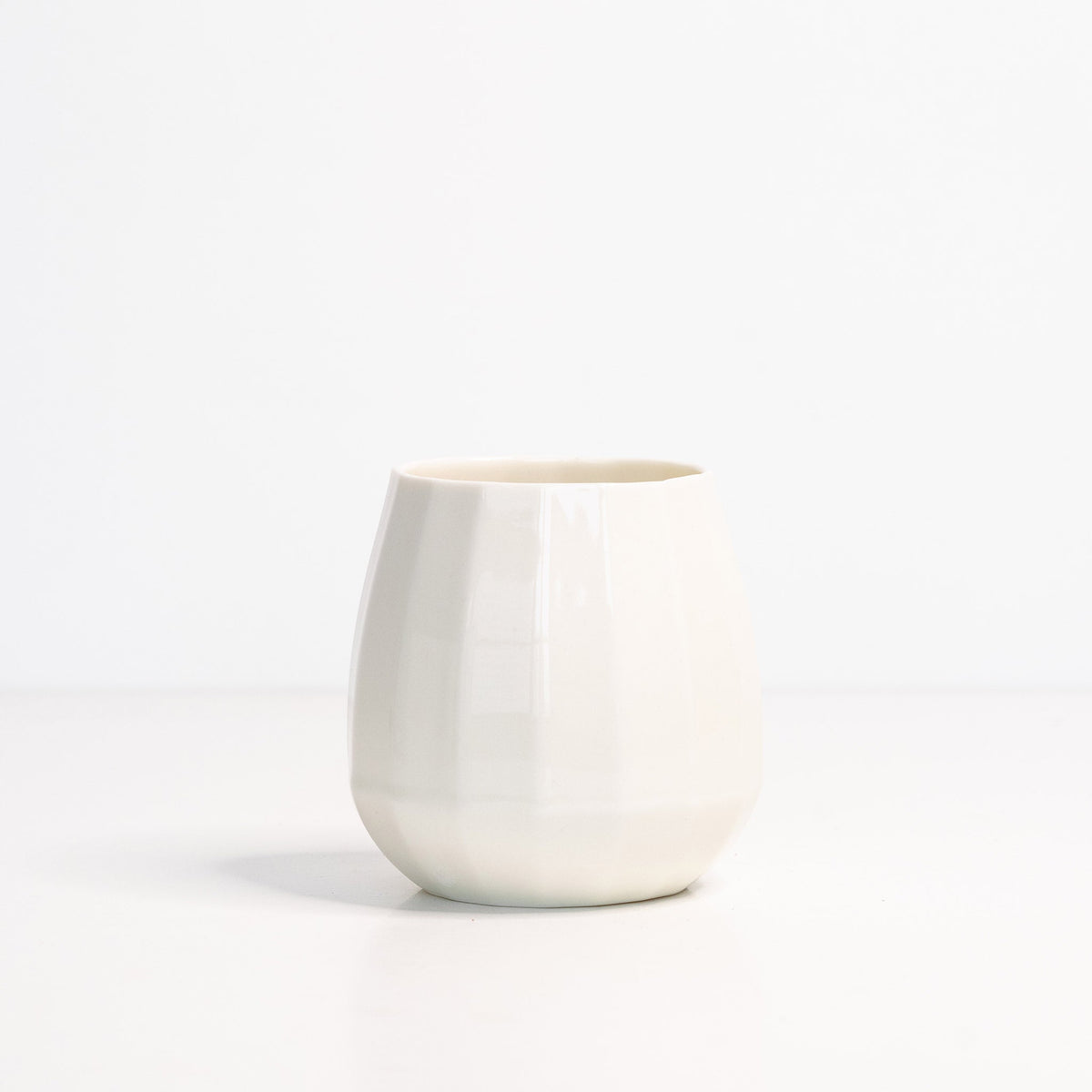 Porcelain wine glass – view 2